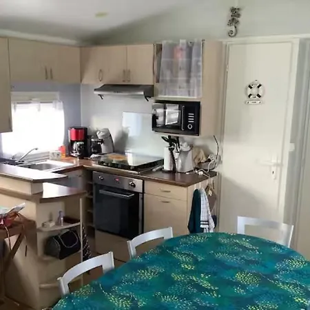 L'aurore ラ・ベルヌリー・アン・レッツ