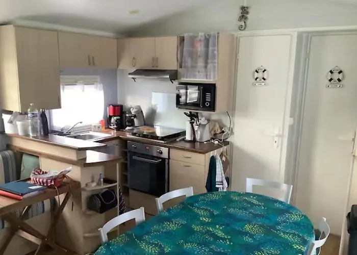 L'aurore ラ・ベルヌリー・アン・レッツ